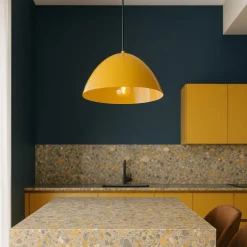 Lampadari Cucina-Selezionato da Mazzolaluce Lampadario per cucina moderna cupola ocra 34cm