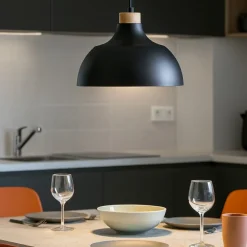 Lampadari Cucina-Selezionato da Mazzolaluce Lampadario per cucina moderna nero a cupola 34 cm