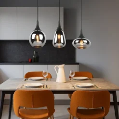 Lampadari Cucina-Selezionato da Mazzolaluce Lampadario per cucina moderna vetro cromato