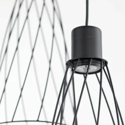 Lampadari Cucina-Selezionato da Mazzolaluce Lampadario per cucina nero tre elementi diffusori a gabbia
