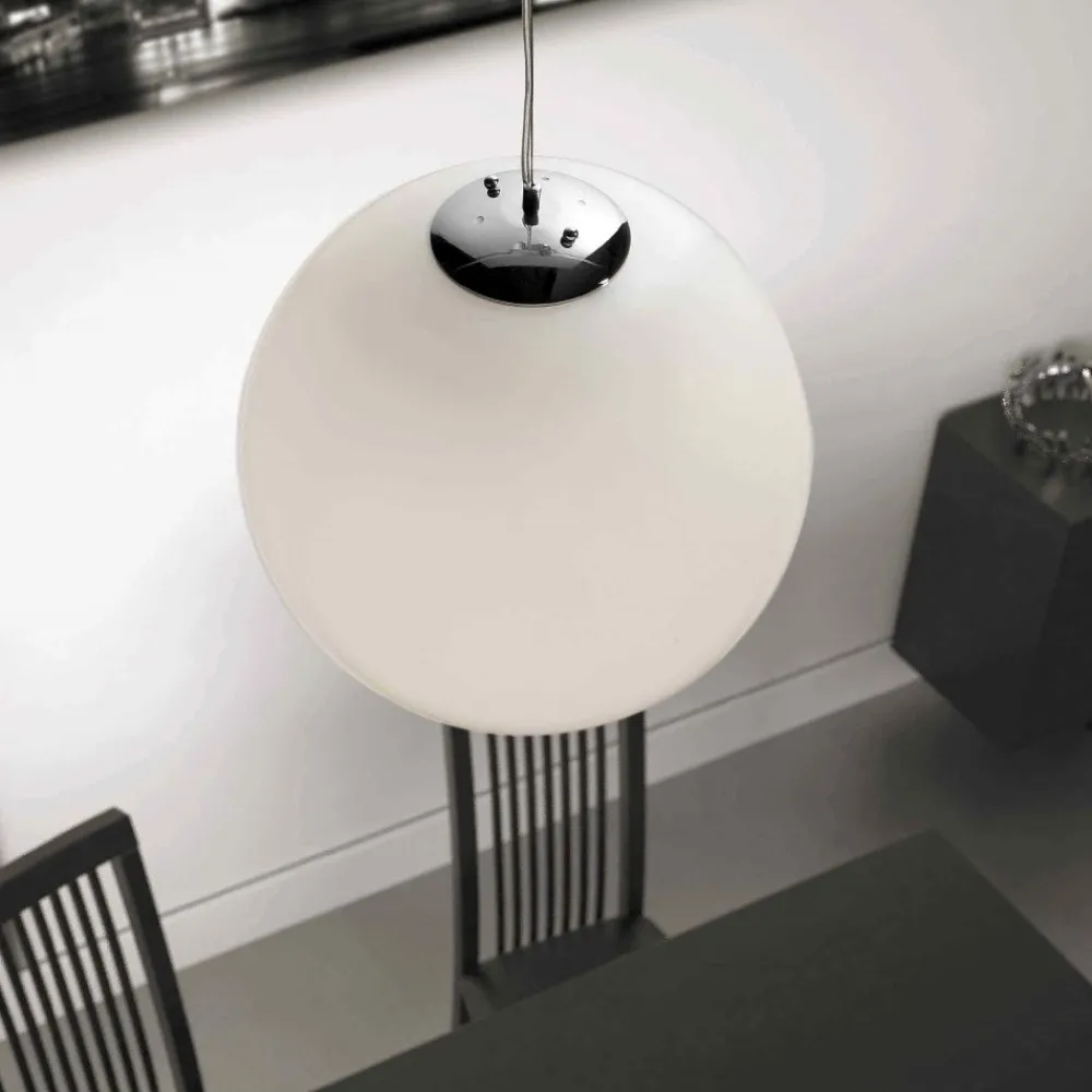 Lampadari Cucina-Selezionato da Mazzolaluce Lampadario per cucina sfera 40cm vetro bianco lucido