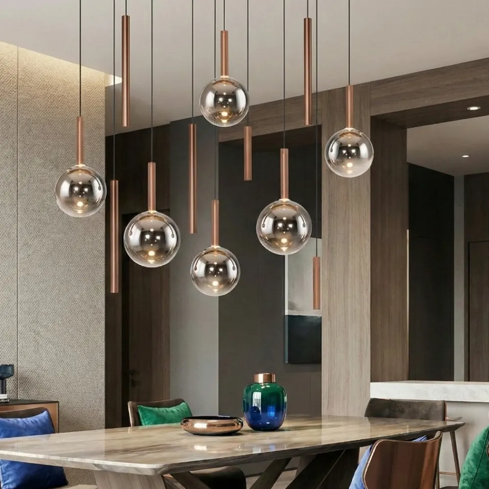 Lampadari Moderni-Selezionato da Mazzolaluce Lampadario per grande soggiorno moderno con pendenti
