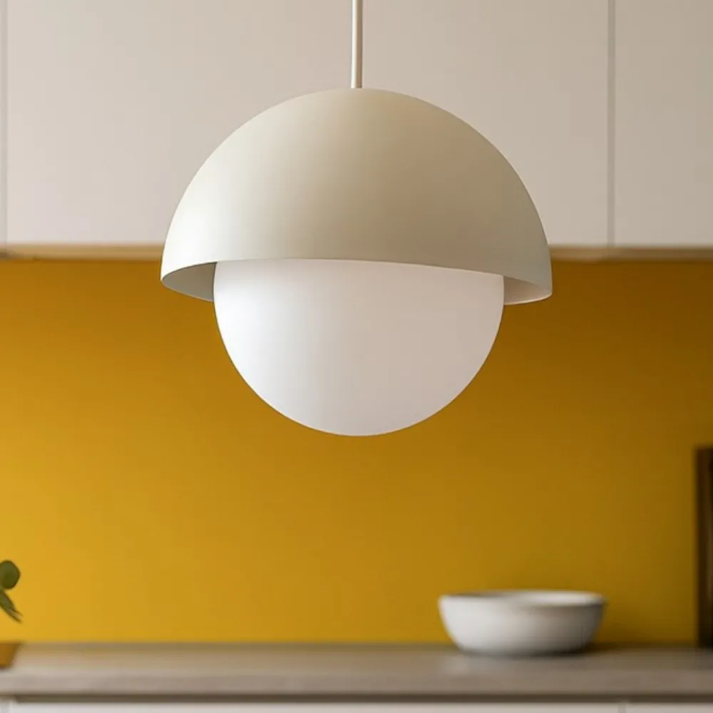 Lampadari Cucina-Selezionato da Mazzolaluce Lampadario per isola penisola cucina beige a cupola 27 cm