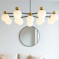 Lampadari Moderni-Selezionato da Mazzolaluce Lampadario per sala da pranzo stile contemporaneo nero oro
