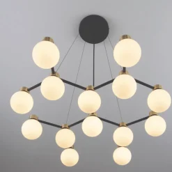 Lampadari Moderni-Selezionato da Mazzolaluce Lampadario per sala da pranzo stile contemporaneo nero oro