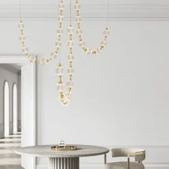 Lampadari Moderni-Selezionato da Mazzolaluce Lampadario per salotto contemporaneo con decentramento sfere vetro led 3000k