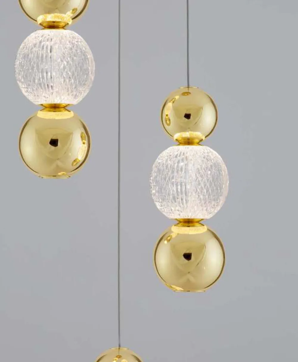 Lampadari Moderni-Selezionato da Mazzolaluce Lampadario per salotto contemporaneo sfere pendenti oro
