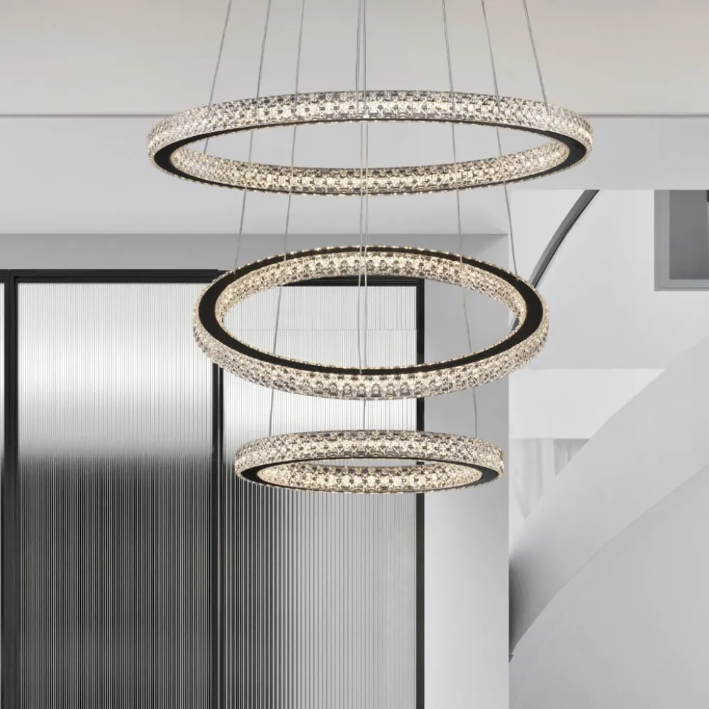 Lampadari Moderni-Selezionato da Mazzolaluce Lampadario per salotto tre anelli orientabili neri led 3000k dimmerabile cristalli