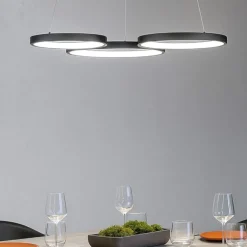 Lampadari Moderni-Selezionato da Mazzolaluce Lampadario per soggiorno moderno cerchi nero led dimmerabile