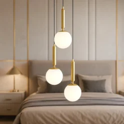Lampadario Camera Da Letto-Selezionato da Mazzolaluce Lampadario per stanza da letto oro 3 luci sfere a grappolo