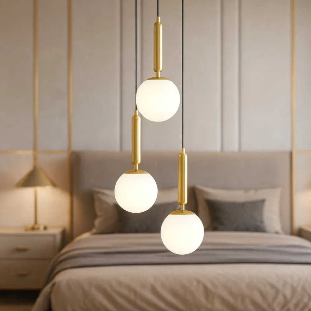 Lampadario Camera Da Letto-Selezionato da Mazzolaluce Lampadario per stanza da letto oro 3 luci sfere a grappolo