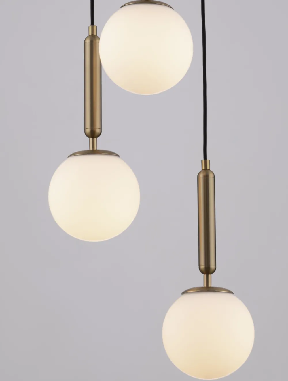 Lampadario Camera Da Letto-Selezionato da Mazzolaluce Lampadario per stanza da letto oro 3 luci sfere a grappolo
