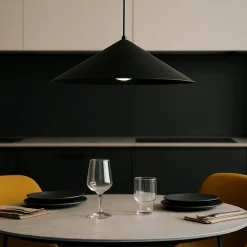 Lampadari Cucina-Selezionato da Mazzolaluce Lampadario per tavolo cucina cono nero led dimmerabile