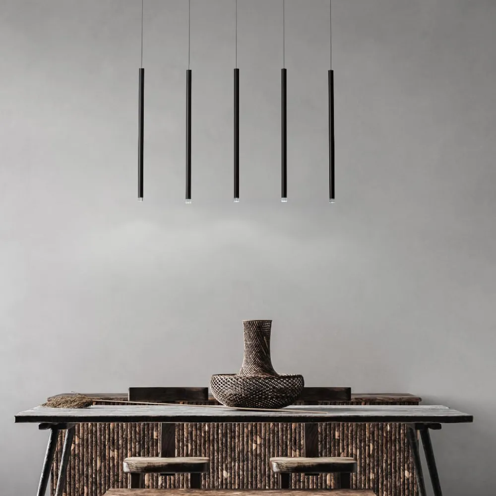Lampadari Moderni-Selezionato da Mazzolaluce Lampadario per tavolo da pranzo 5 luci clindri neri led 3000k
