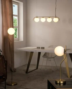 Lampadari Moderni-Selezionato da Mazzolaluce Lampadario per tavolo soggiorno moderno oro sfere bianche