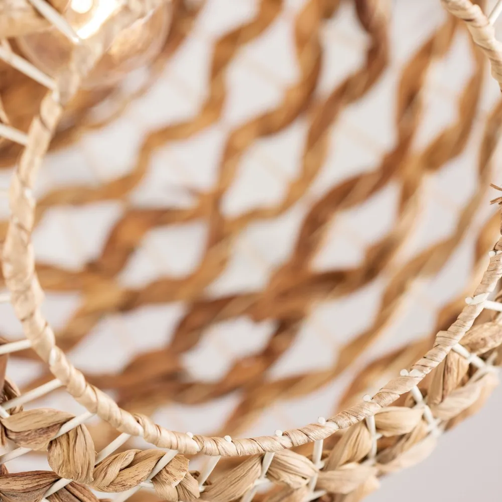 Lampadari Moderni-Selezionato da Mazzolaluce Lampadario sfera di rattan 50 cm e giaciglio essiccato per soggiorno