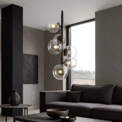Lampadari Moderni-Selezionato da Mazzolaluce Lampadario verticale moderno nero sfere vetro per soggiorno