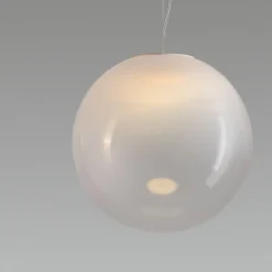 Lampade A Sospensione-Selezionato da Mazzolaluce Lampada sfera a sospensione 30 cm boccia di vetro sfumato bianco led 9w 3000k dimmerabile