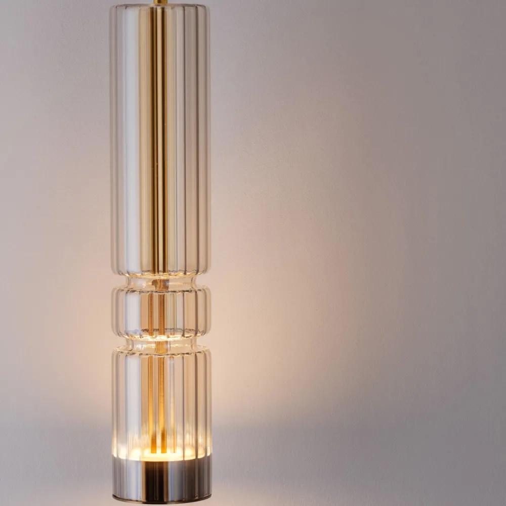 Lampade A Sospensione-Selezionato da Mazzolaluce Lampada sospensione oro led tubo vetro ambra