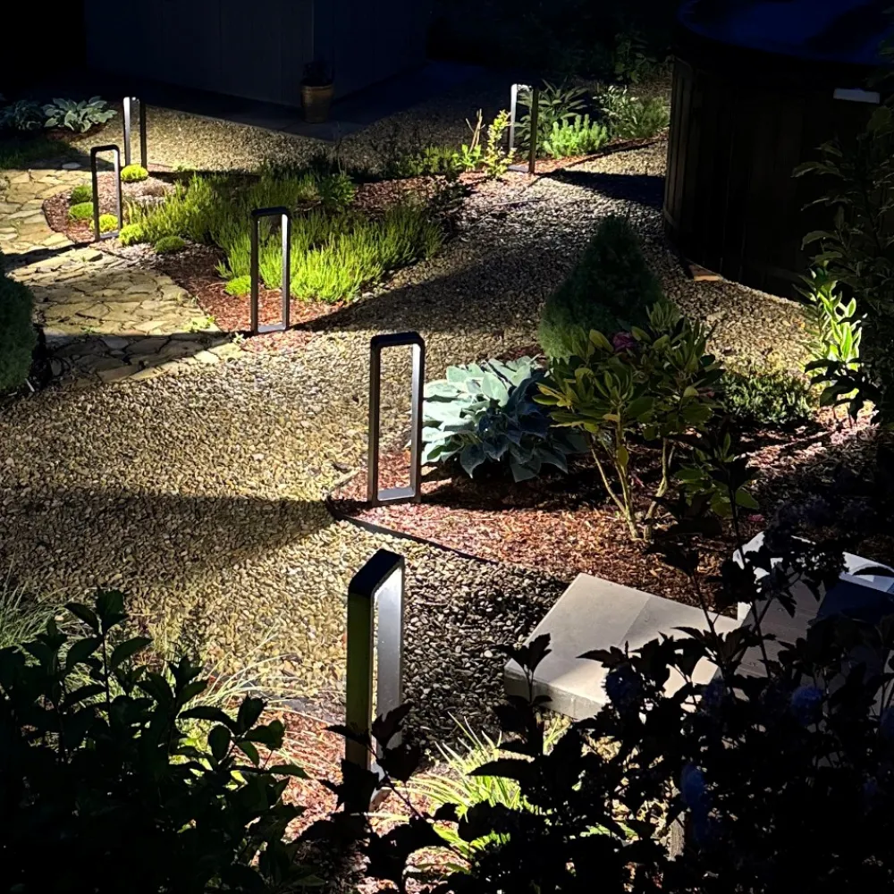 Lampioni Da Giardino-Selezionato da Mazzolaluce Lampioncino nero design moderno led 10w 3000k per esterno giardino ip54