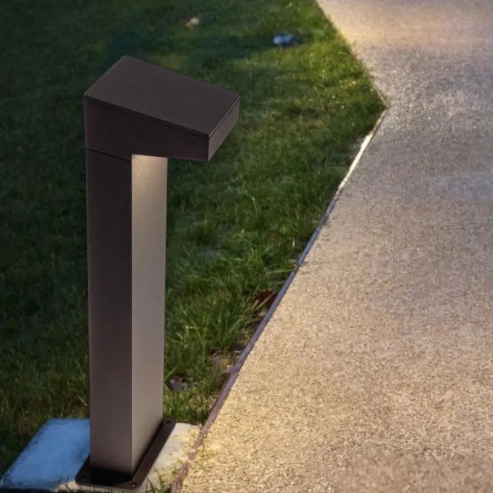 Lampioni Da Giardino-Selezionato da Mazzolaluce Lampioncino nero moderno led 11w 3000k da giardino