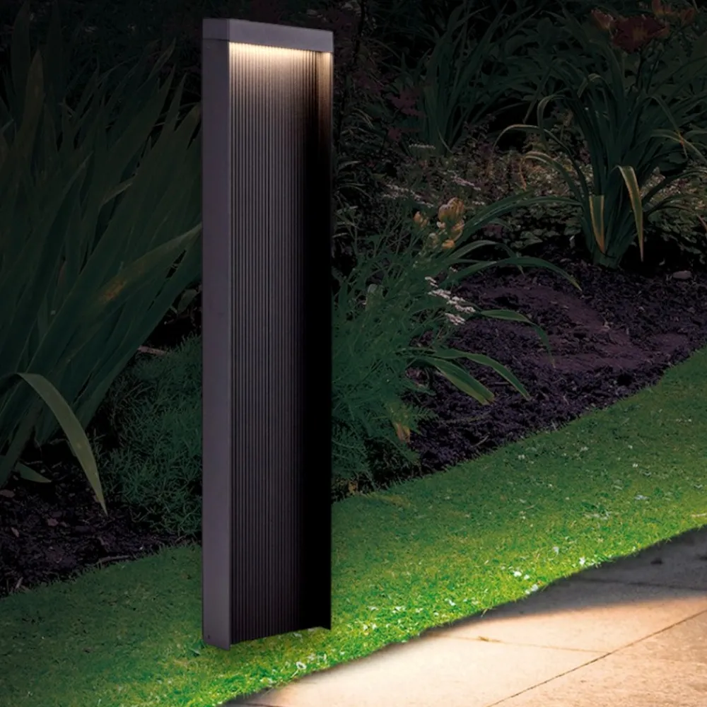 Lampioni Da Giardino-Selezionato da Mazzolaluce Lampioncino nero moderno rettangolare led 8w 3000k ip65 da giardino