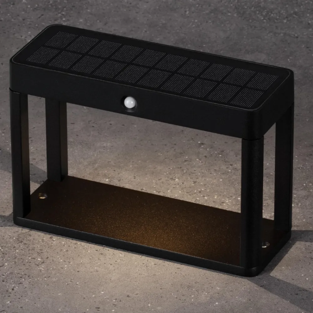 Lampioni Da Giardino-Selezionato da Mazzolaluce Lampioncino solare da giardino moderno nero con sensore di movimento