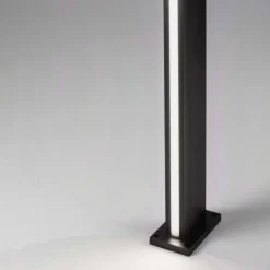 Lampioni Da Giardino-Selezionato da Mazzolaluce Lampione alto moderno rettangolare led 22w 3000k per esterno