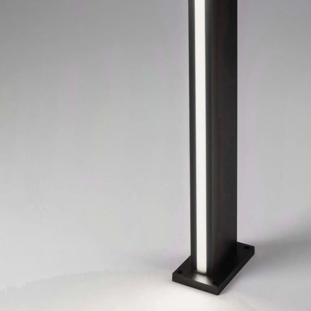 Lampioni Da Giardino-Selezionato da Mazzolaluce Lampione alto moderno rettangolare led 22w 3000k per esterno