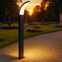 Lampioni Da Giardino-Selezionato da Mazzolaluce Lampione alto per giardino design curvo grafite led 15w 4000k ip65