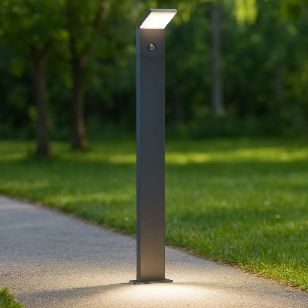 Lampioni Da Giardino-Selezionato da Mazzolaluce Lampione antracite da giardino led 8w 3000k con sensore movimento moderno