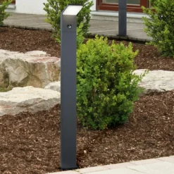 Lampioni Da Giardino-Selezionato da Mazzolaluce Lampione antracite da giardino led 8w 3000k con sensore movimento moderno