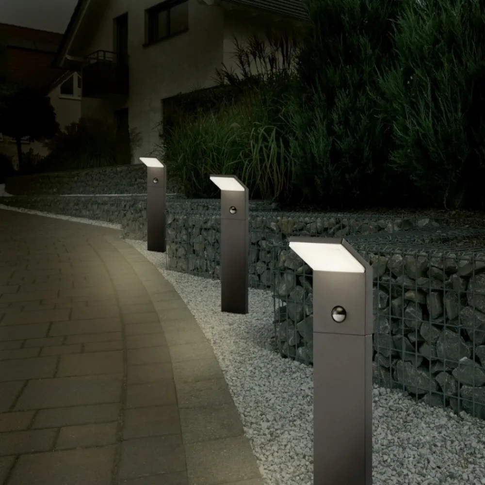 Lampioni Da Giardino-Selezionato da Mazzolaluce Lampione antracite da giardino led 8w 3000k con sensore movimento moderno