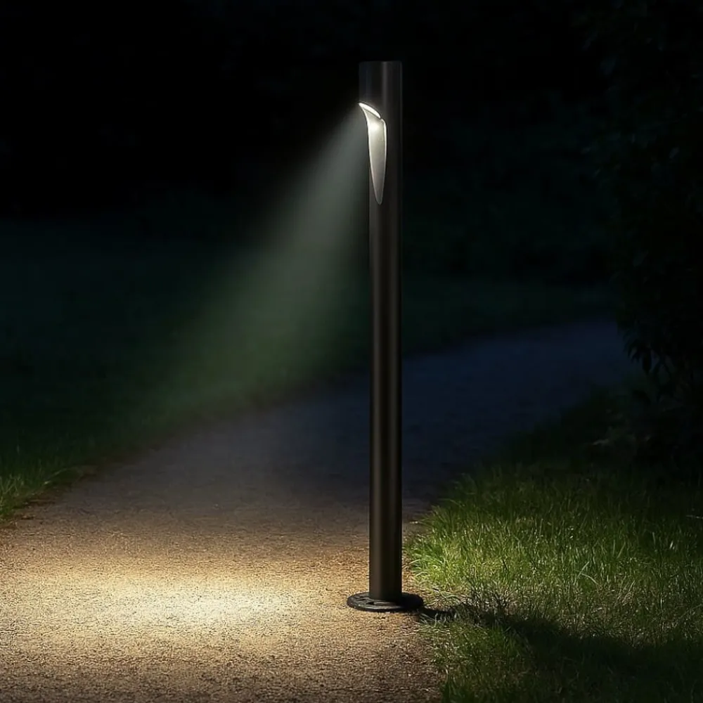 Lampioni Da Giardino-Selezionato da Mazzolaluce Lampione basso tubolare nero ip65 led 6w 3000k per giardini moderni