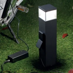 Lampioni Da Giardino-Selezionato da Mazzolaluce Lampione da esterno giardino led 12w 4000k grafite con due prese ip65