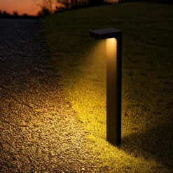 Lampioni Da Giardino-Selezionato da Mazzolaluce Lampione da giardino antracite led 8w 3000k moderno
