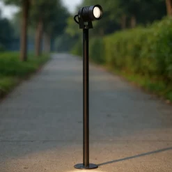 Lampioni Da Giardino-Selezionato da Mazzolaluce Lampione da giardino con faretto orientabile led 5w 3000k