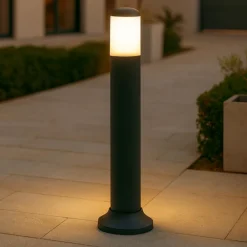 Lampioni Da Giardino-Selezionato da Mazzolaluce Lampione da giardino nero design moderno 60cm ip54