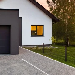 Lampioni Da Giardino-Selezionato da Mazzolaluce Lampione grigio da giardino led 3000k moderno a testa tonda