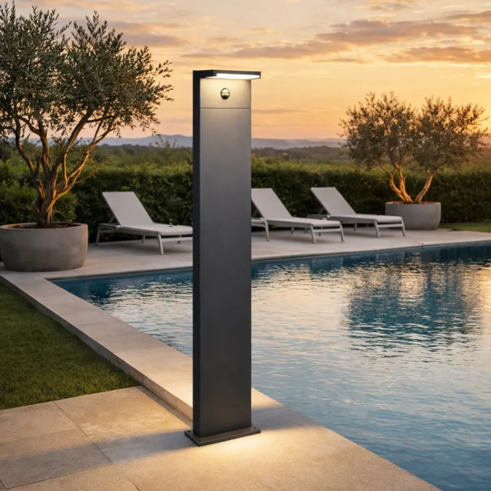 Lampioni Da Giardino-Selezionato da Mazzolaluce Lampione led da giardino anti corrosione con sensore movimento crepuscolare