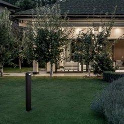 Lampioni Da Giardino-Selezionato da Mazzolaluce Lampione nero per giardino led 3000k rettangolare moderno