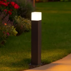 Lampioni Da Giardino-Selezionato da Mazzolaluce Lampione per giardino moderno antracite forma quadrata