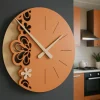 Orologi Da Parete Moderni-Selezionato da Mazzolaluce Merletto orologio da parete moderno legno colore terracotta