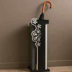 Mobili Ingresso Moderni-Selezionato da Mazzolaluce Merletto portaombrelli moderno legno colore nero