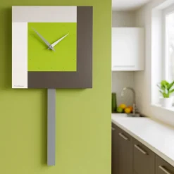 Orologi Da Parete Moderni-Selezionato da Mazzolaluce Moderno orologio a pendolo da muro stripes verde mela