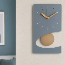 Orologi Da Parete Moderni-Selezionato da Mazzolaluce Orologio con pendolo moderno a parete verde marino