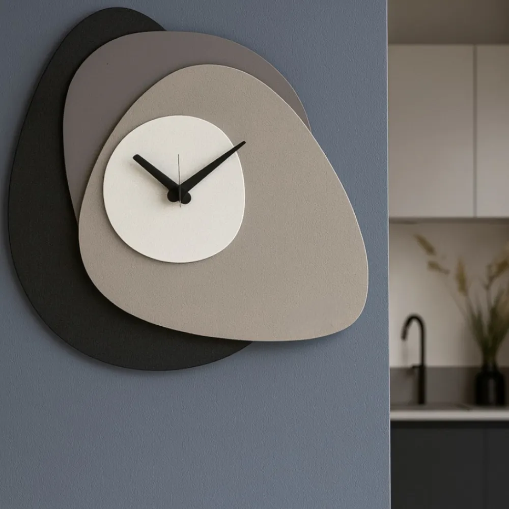 Orologi Da Parete Moderni-Selezionato da Mazzolaluce Orologio da muro moderno design ondulato nero fango e bianco