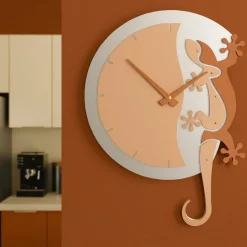 Orologi Da Parete Moderni-Selezionato da Mazzolaluce Orologio da muro moderno legno pesca chiaro