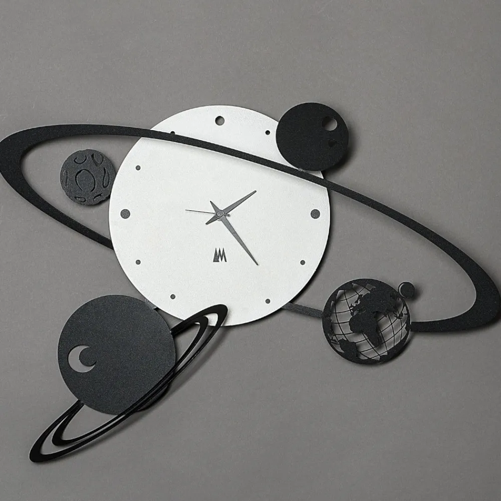 Orologi Da Parete Moderni-Selezionato da Mazzolaluce Orologio da muro moderno sistema solare bianco nero