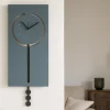 Orologi Da Parete Moderni-Selezionato da Mazzolaluce Orologio da parete a pendolo design moderno petrolio e nero